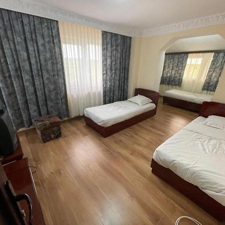 Motel Orion Obrejita Buitenkant foto