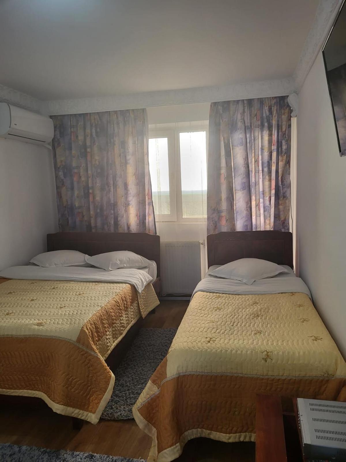 Motel Orion Obrejita Buitenkant foto